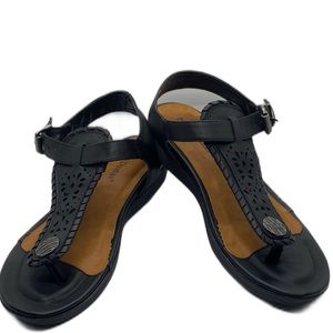 🎈Pierre Dumas black Sandals size 8.5